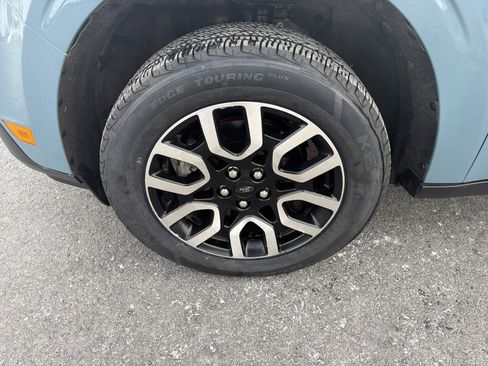 Used 2023 Ford Maverick Lariat w/ Lariat Luxury Package image 11