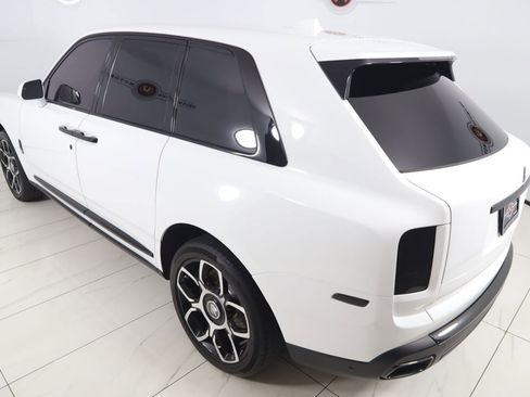 Used 2024 Rolls-Royce Cullinan Black Badge AWD/4WD image 42