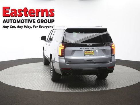 Used 2025 Chevrolet Suburban Z71 AWD/4WD image 40