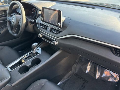 Used 2025 Nissan Altima 2.5 S image 6