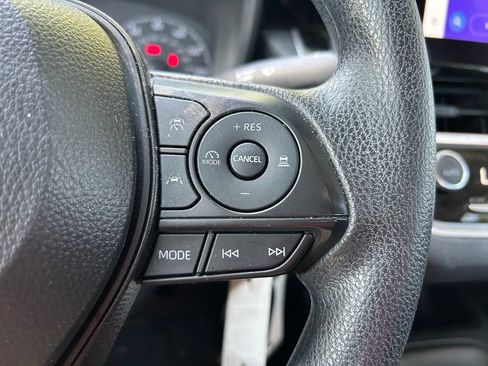 Used 2024 Toyota Corolla LE FWD image 19