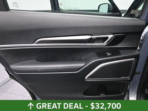 Used 2025 Kia Telluride S AWD/4WD image 23