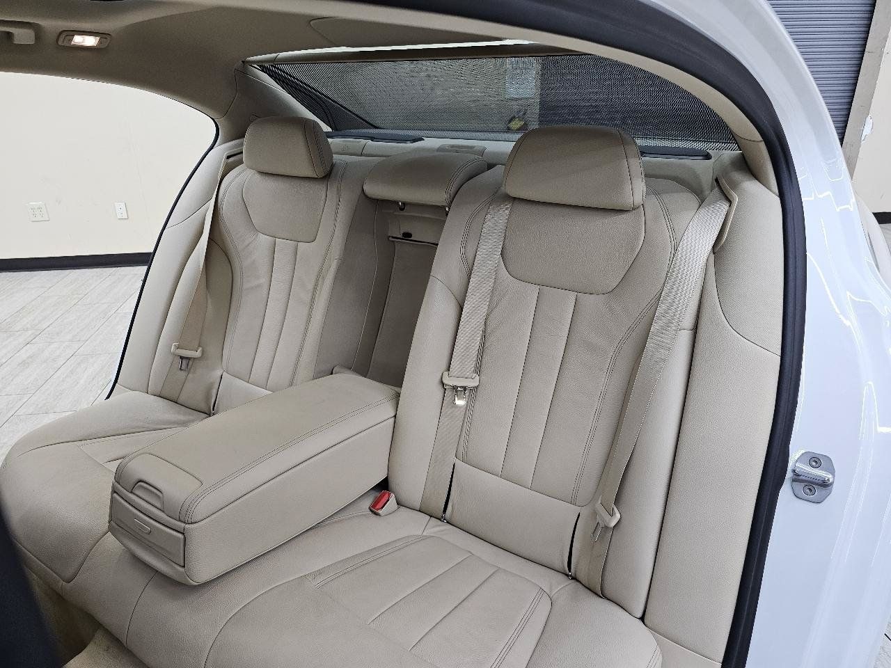 Used 2019 BMW 740i RWD image 28