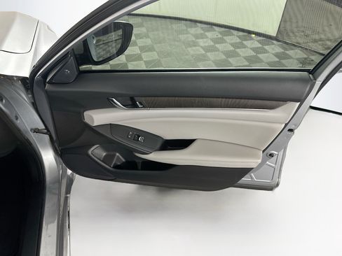 Used 2019 Honda Accord EX-L image 31