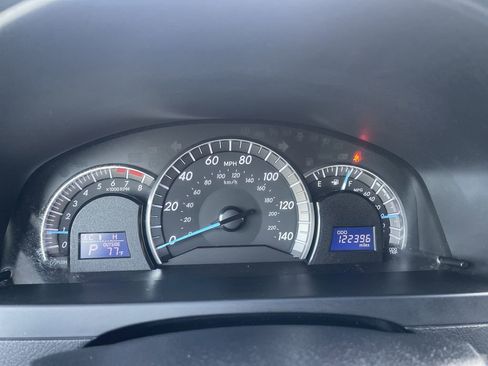 Used 2012 Toyota Camry SE FWD image 17