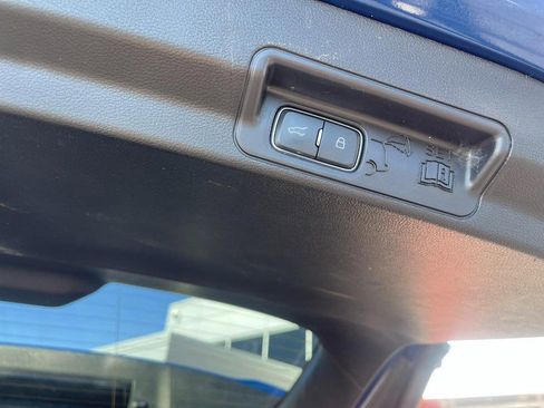 Used 2022 Ford Explorer Limited image 22