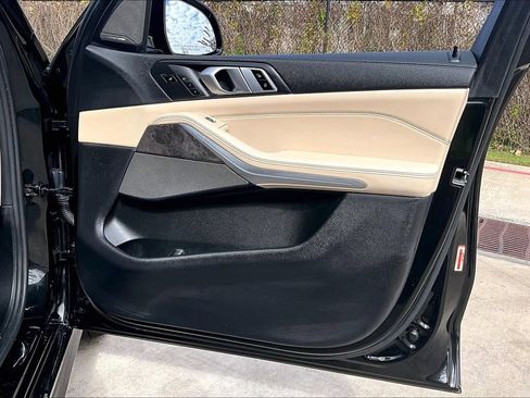 Used 2021 BMW X5 M50i AWD/4WD image 25