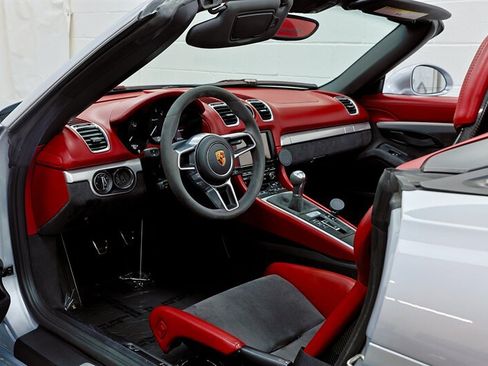 Used 2016 Porsche Boxster Spyder RWD image 76
