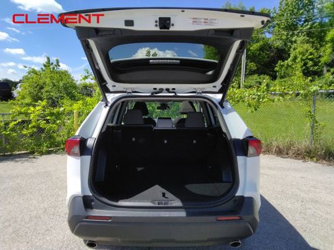 Used 2023 Toyota RAV4 XLE w/ Convenience Package FWD image 9