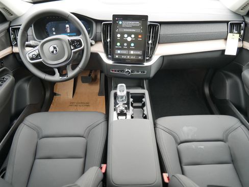 New 2025 Volvo XC90 T8 Plus w/ Protection Package Premier image 7