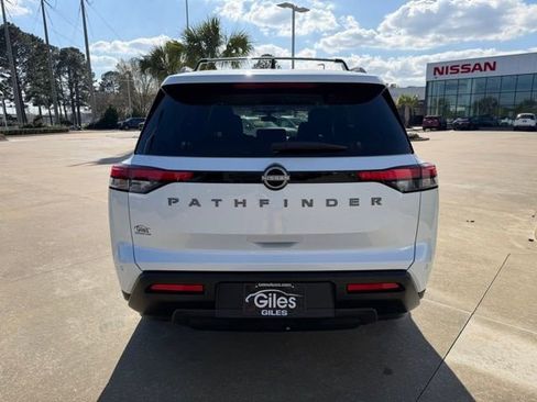 New 2026 Nissan Pathfinder SV image 4