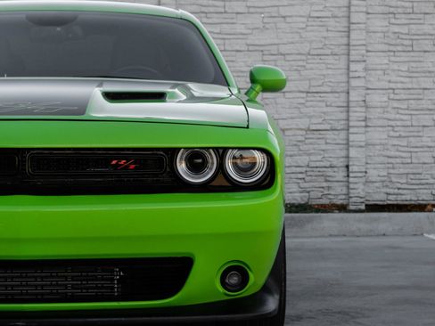 Used 2015 Dodge Challenger R/T Scat Pack w/ Leather Interior Group image 36