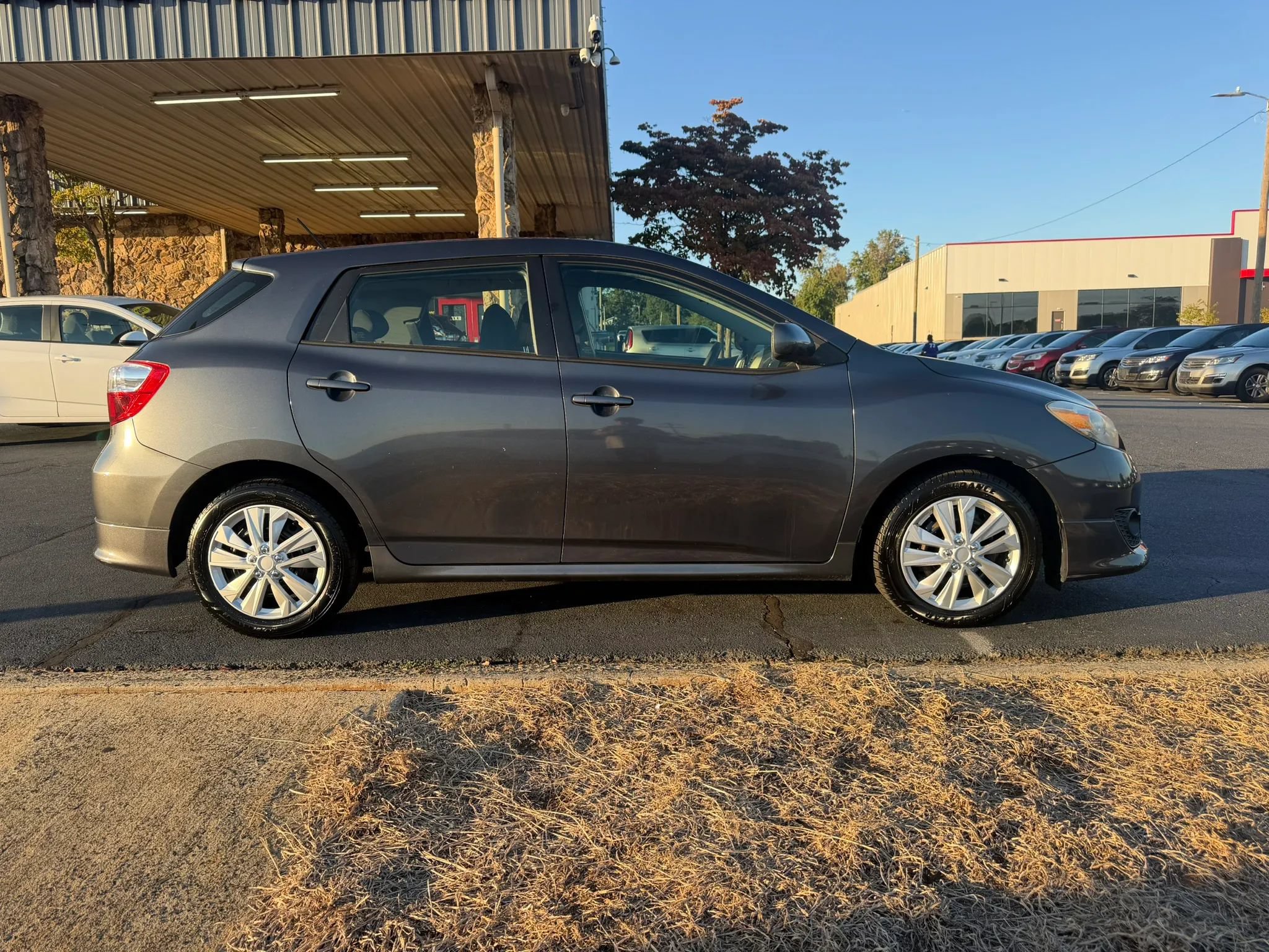 Used 2009 Toyota Matrix S w/ All Weather Guard Pkg FWD image 8