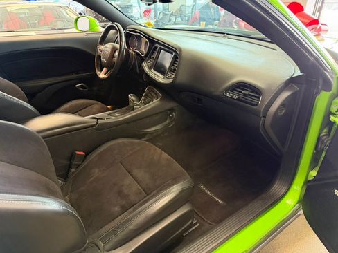 Used 2017 Dodge Challenger GT w/ Driver Convenience Group image 26