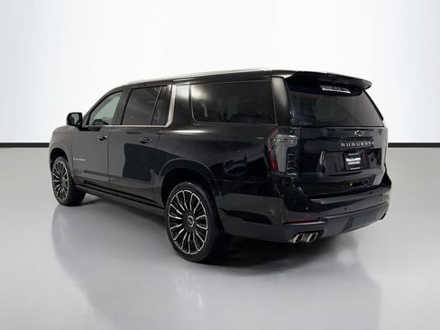 Used 2025 Chevrolet Suburban High Country AWD/4WD image 7