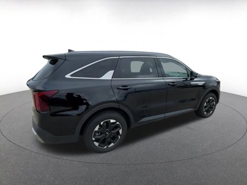 Used 2024 Kia Sorento S image 15
