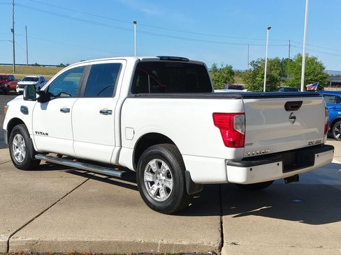 Used 2017 Nissan Titan SV AWD/4WD image 8