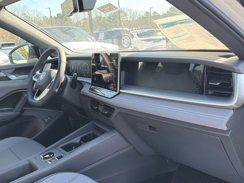 New 2026 Volkswagen Tiguan SE R-Line image 21