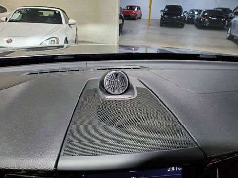 Used 2018 Volvo XC60 T8 Inscription w/ Advanced Package image 29