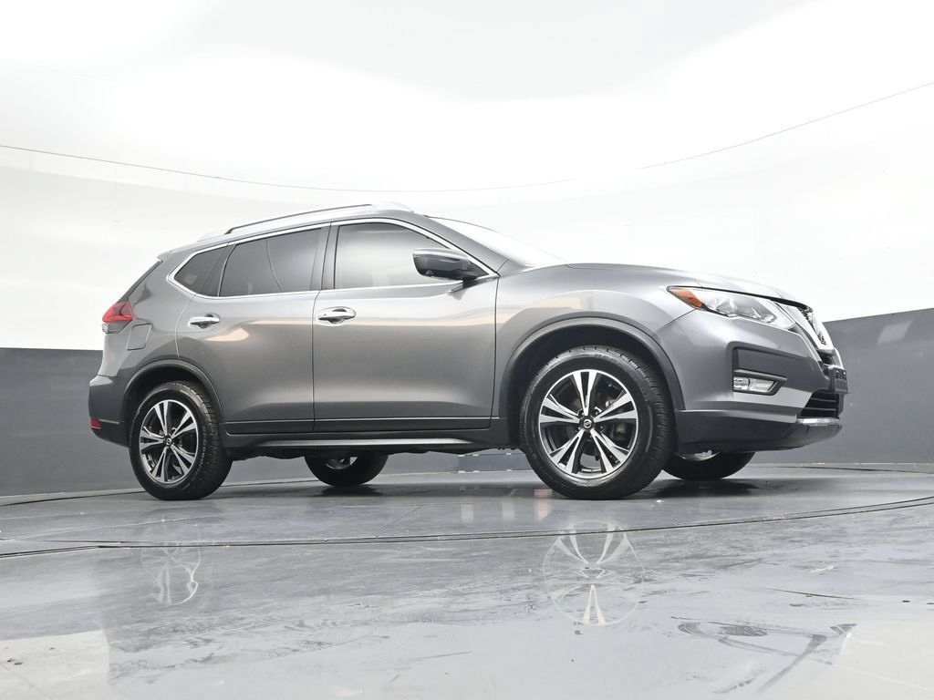 Used 2019 Nissan Rogue SV w/ Premium Package FWD image 33