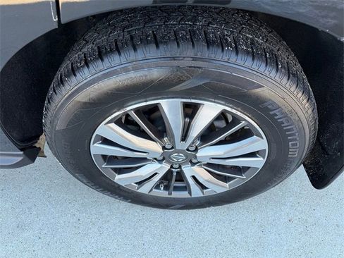 Used 2019 Nissan Pathfinder S image 4