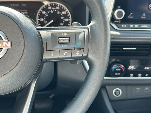 Certified 2023 Nissan Rogue SV image 15