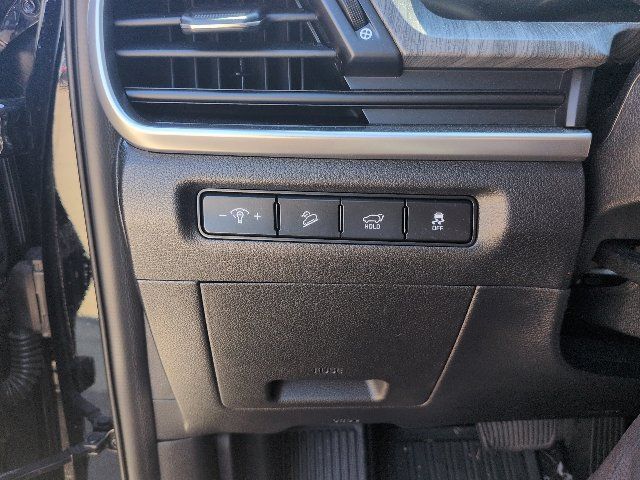 Used 2025 Kia Telluride EX w/ EX Captain's Chair Package FWD image 11