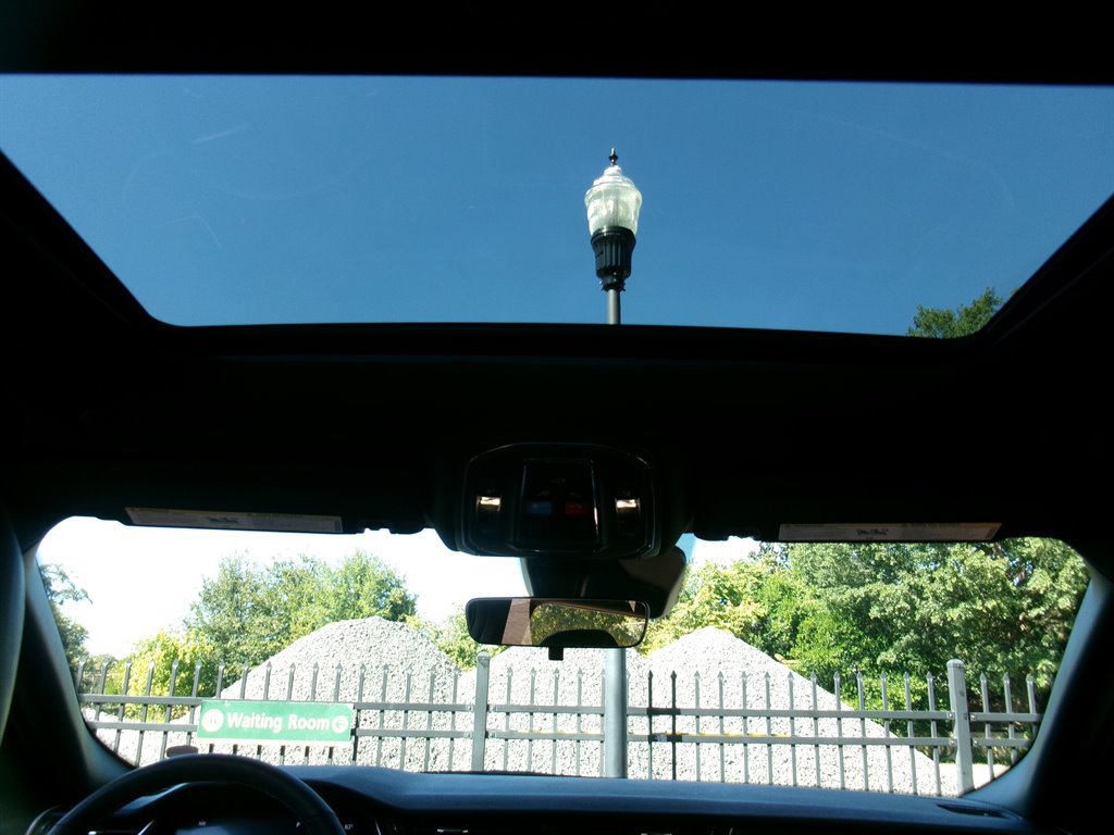 Used 2025 Jeep Grand Cherokee Altitude AWD/4WD image 13