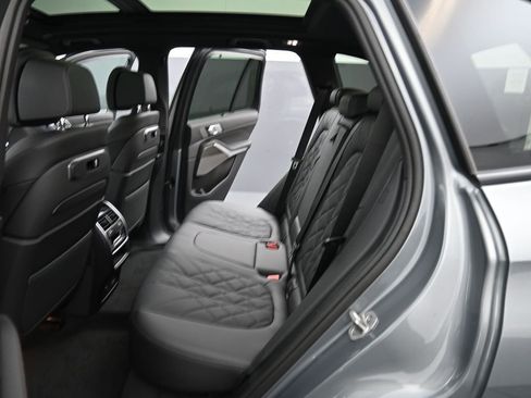 New 2026 BMW X5 M60i image 37