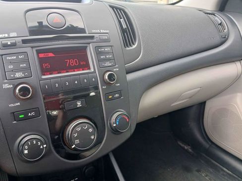 Used 2010 Kia Forte LX w/ Convenience Pkg FWD image 9