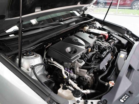 Used 2018 Toyota Camry XLE FWD image 31