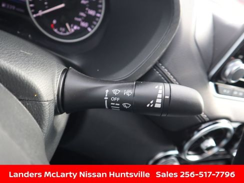 Used 2025 Nissan Sentra SV w/ Trunk Package image 22