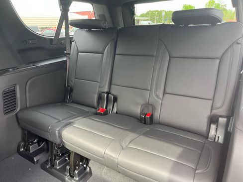 New 2026 Chevrolet Suburban Z71 image 28