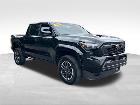Used 2025 Toyota Tacoma TRD Sport AWD/4WD image 8