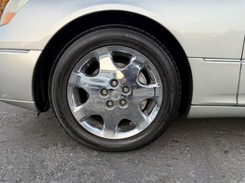 Used 2002 Lexus LS 430 image 9