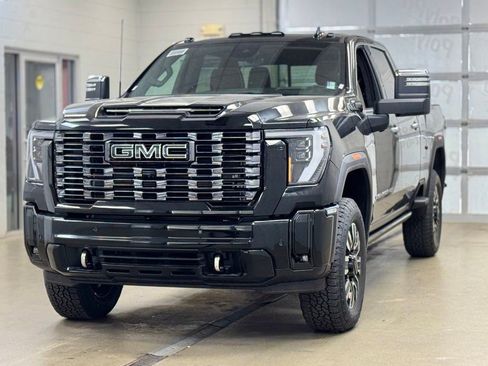 New 2026 GMC Sierra 2500 Denali Ultimate AWD/4WD image 3
