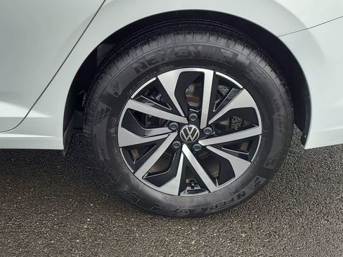 Used 2025 Volkswagen Jetta S image 16