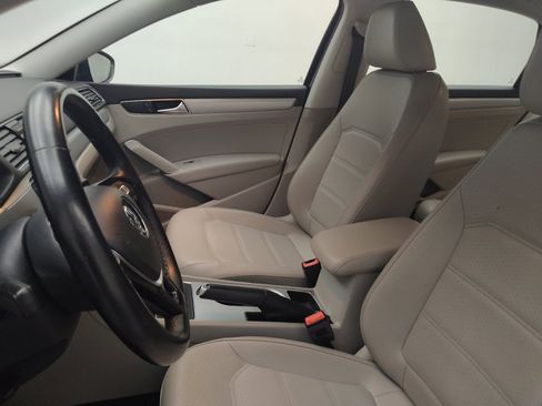 Used 2019 Volkswagen Passat 2.0T Wolfsburg w/ Wheels & Sunroof Package FWD image 17