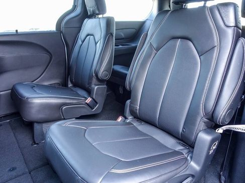 New 2026 Chrysler Pacifica Select image 20