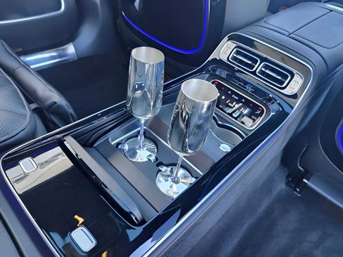 Used 2025 Mercedes-Benz Maybach S 580 4MATIC image 21