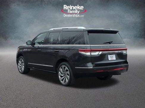Used 2023 Lincoln Navigator Reserve AWD/4WD image 8