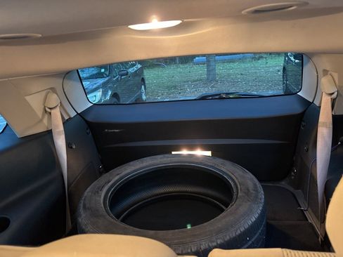 Used 2012 Dodge Journey SXT w/ Flexible Seating Group image 7