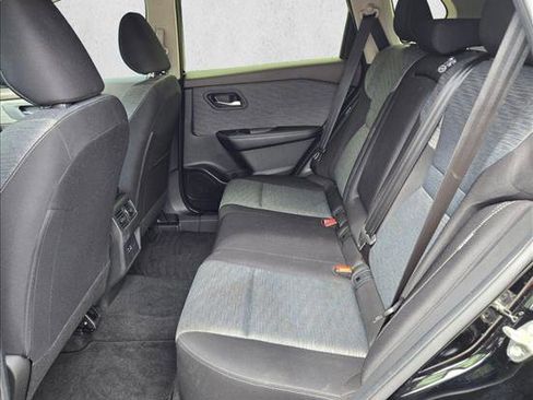 Used 2023 Nissan Rogue SV image 17