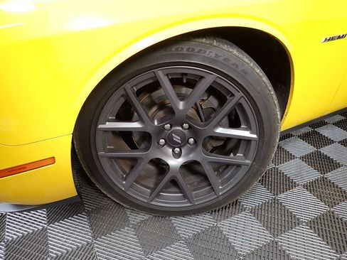 Used 2017 Dodge Challenger R/T Plus RWD image 39