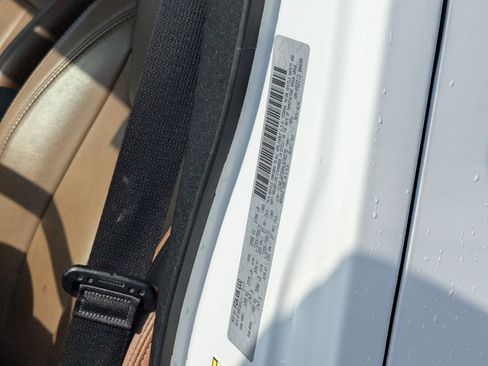 Used 2017 Jeep Wrangler Unlimited Rubicon w/ Connectivity Group image 39