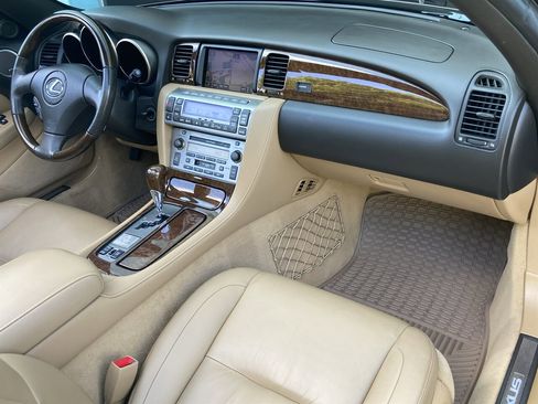 Used 2006 Lexus SC 430 Convertible image 19