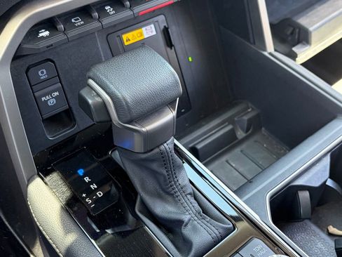 Used 2024 Toyota Tundra Limited AWD/4WD image 8
