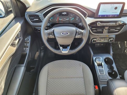 Used 2022 Ford Escape SE w/ SE Sport Appearance Package image 7