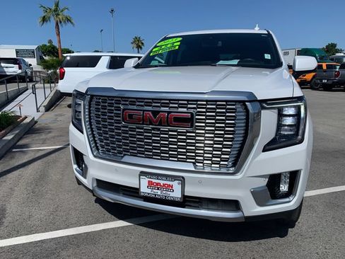 Used 2023 GMC Yukon Denali AWD/4WD image 3