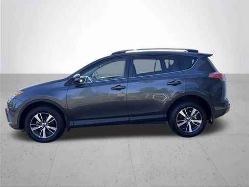 Used 2017 Toyota RAV4 XLE w/ All Weather Liner Package AWD/4WD image 10